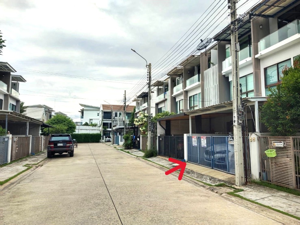 ขาวทาวน์โฮม 3 ชั้น บ้านใหม่ 2 พุทธบูชา แต่งสวย พร้อมอยู่ – รูปที่ 3