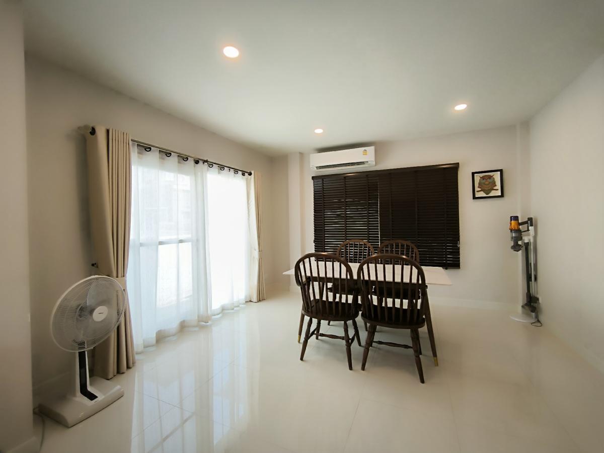 ขายด่วน 
เซนโทร พหล-วิภาวดี 2 รังสิต บ้านเดี่ยว 2 ชั้น 4 ห้องนอน 3 ห้องน้ำขนาด 62.9 ตรว. 6.9 ลบ. – รูปที่ 3
