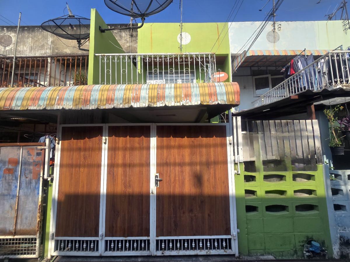 Townhouse for rent, 2 floors, 16 sq m., Petchkasem 52, opposite Seacon Square. Townhouse for rent, 2 floors, 16 sq m., Petchkasem 52, opposite Seacon Square.