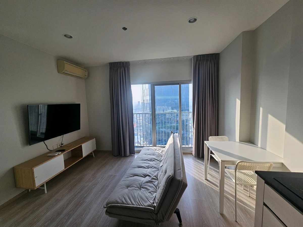 🏢✨ Noble Revolve Ratchada ✨ Metro near the NESDB 🔥 only 29,990 baht. 2 bedrooms, 2 bathrooms, size 55SQ.M. 29,990BAHT 065-5193596 Pan 🏢✨ Noble Revolve Ratchada ✨ Metro near the NESDB 🔥 only 29,990 baht. 2 bedrooms, 2 bathrooms, size 55SQ.M. 29,990BAHT 065-5193596 Pan