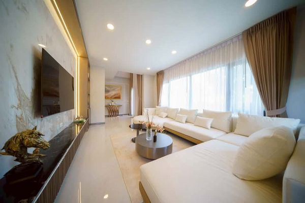 ให้เช่า Pool Villa ตกแต้งหรู The City บางนา ขนาด 4 นอน ใกล้ เมกา บางนา