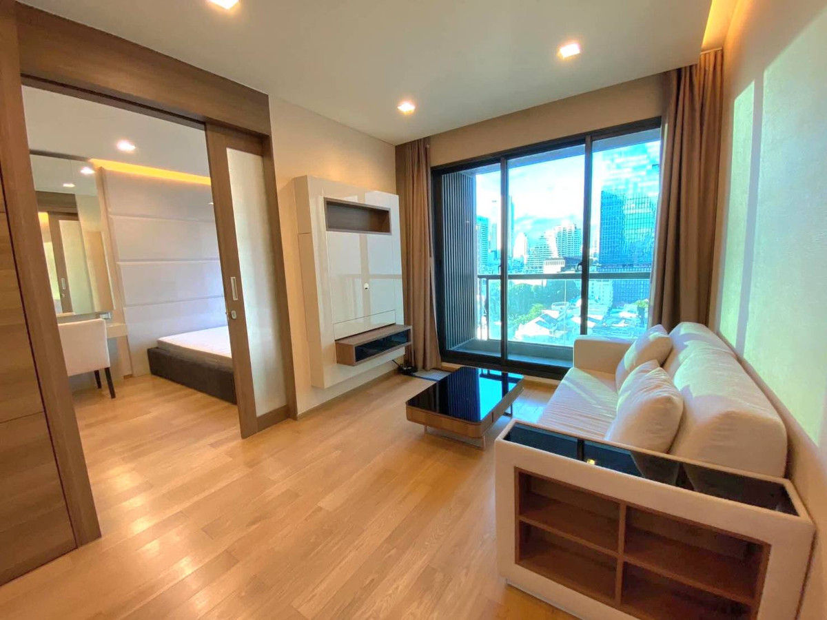 Condo THE ADDRESS Sathorn near BTS Chong Nonsi and Surawong