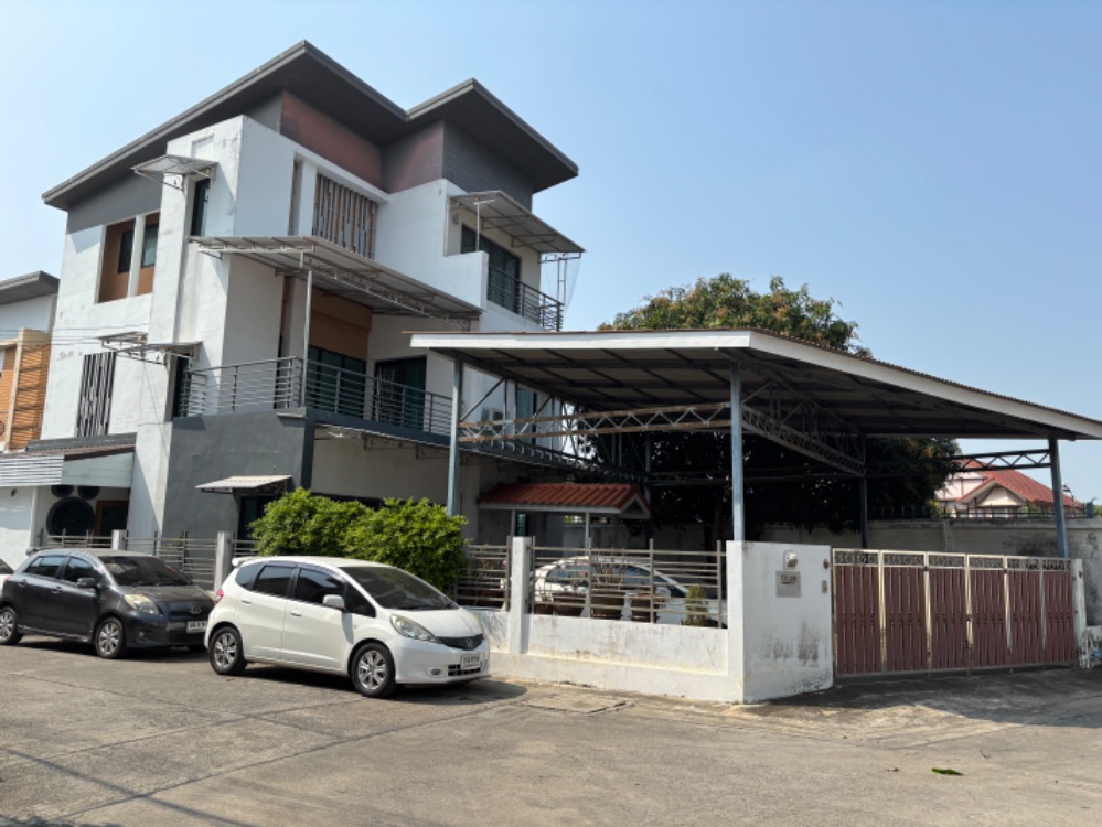 ขายบ้านเดี่ยวสามชั้น มบ. เวอรีเดียน ราชพฤกษ์ ห่าง 50 เมตรจากถนนราชพฤกษ์ ขายบ้านเดี่ยวสามชั้น มบ. เวอรีเดียน ราชพฤกษ์ ห่าง 50 เมตรจากถนนราชพฤกษ์