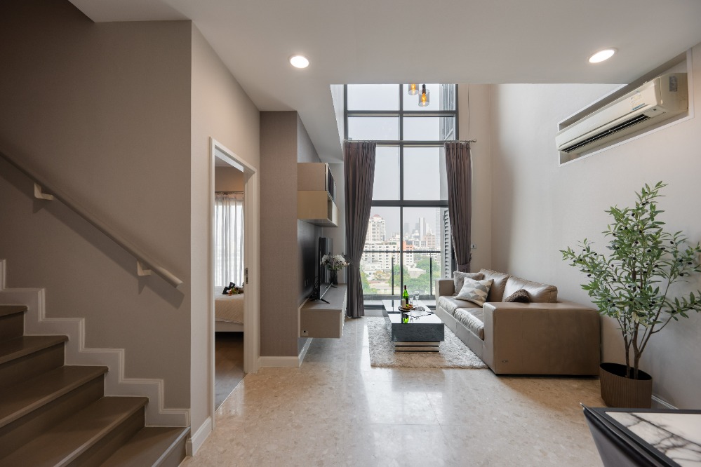 OWNER POST: Super Luxury Condo Prime Location 2-Bed 2-Bath Duplex