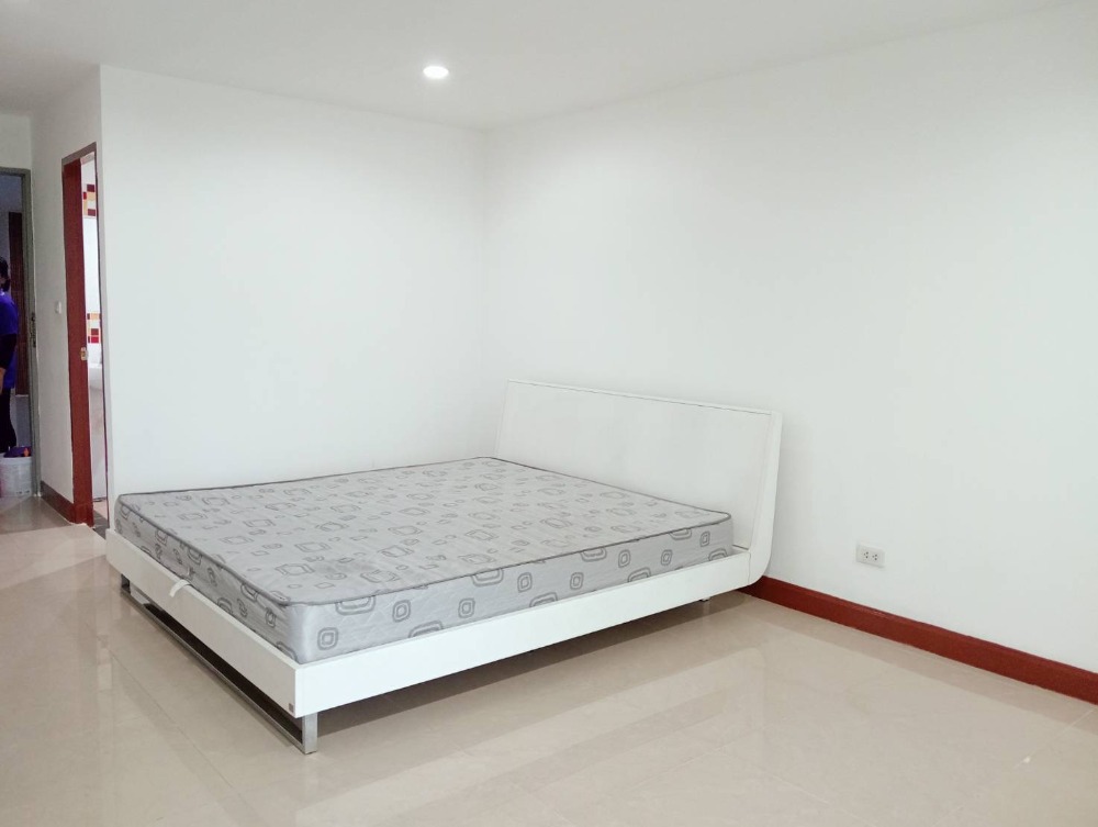 🔥 ขายด่วน!! คอนโด Regent Home 5 Ratchada 19 – รูปที่ 2