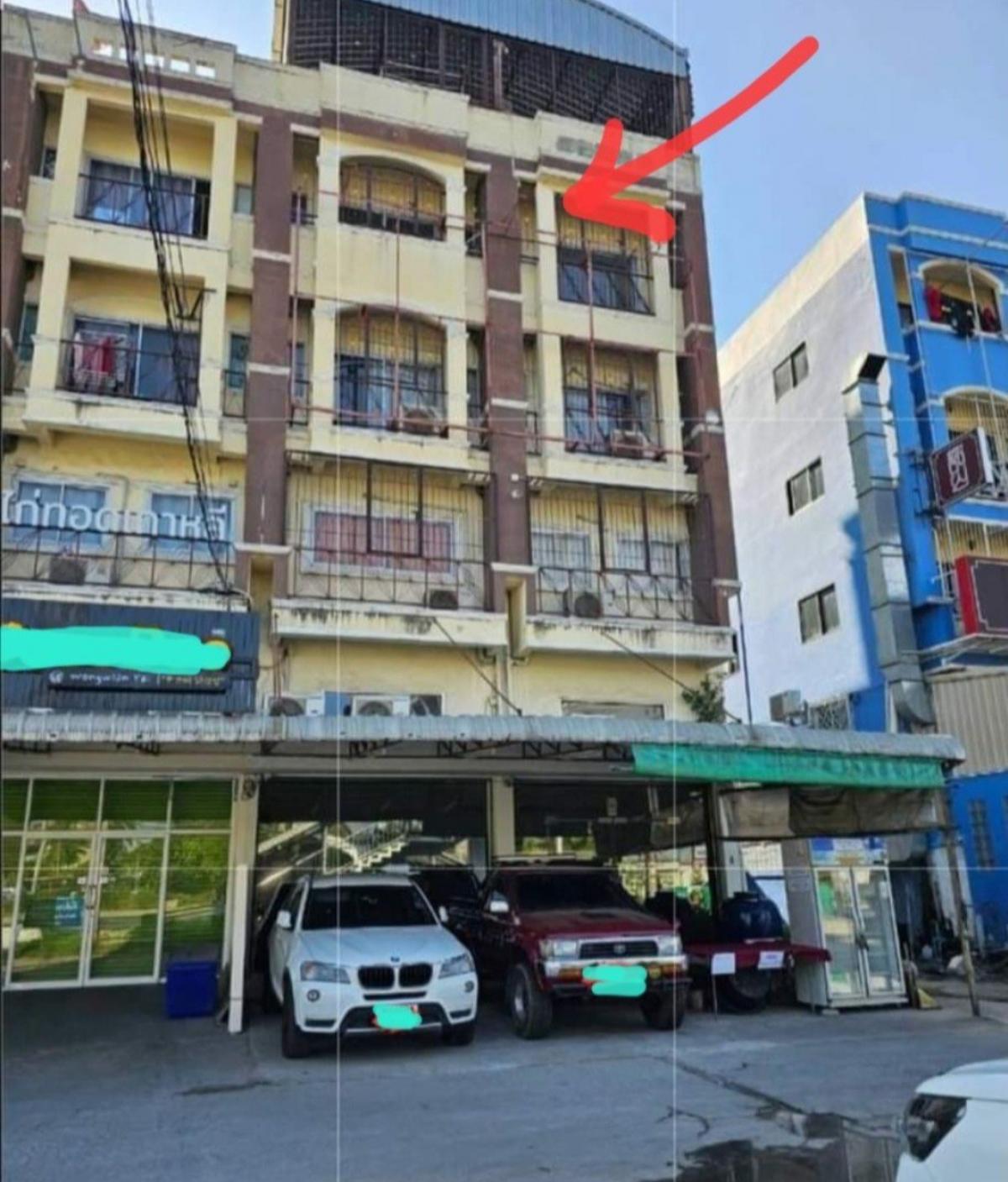 Sell 2 half -level home offices, very good condition in the living and trade. Near the BTS and MRT station Sell 2 half -level home offices, very good condition in the living and trade. Near the BTS and MRT station