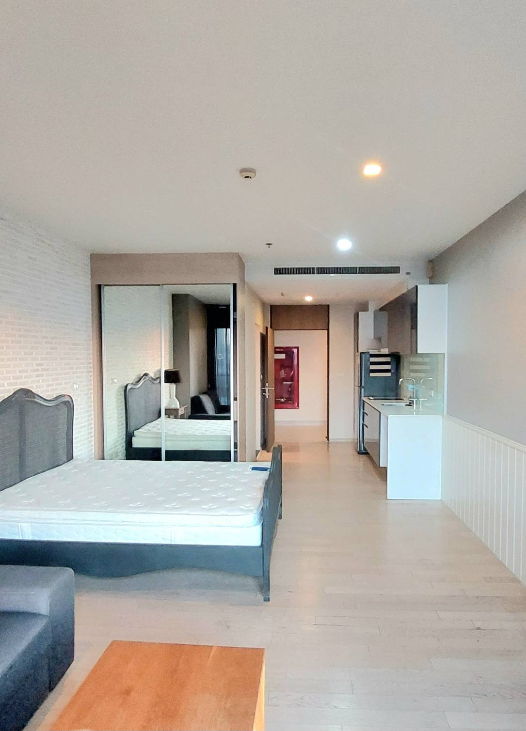 ให้เช่า ห้องสตูดิโอ ชั้นสูง วิวสวย  พื้นที่ขนาด 34 ตร.ม.  ในราคาพิเศษเพียง 15,500 บาทต่อเดือน – รูปที่ 3