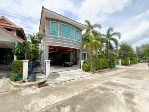 For sale, Wararom Pracha Uthit 98, 66.5 sqw, 3 bedrooms, 4 bathrooms.