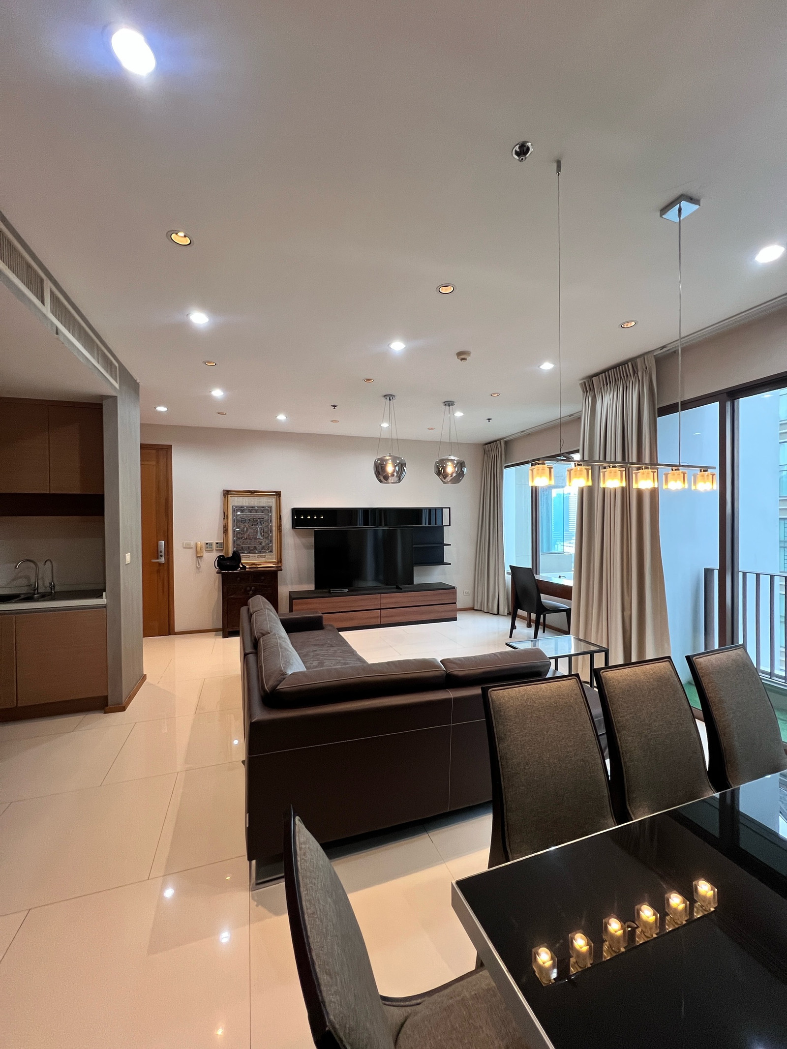 📍ขายด่วน!!! คอนโด The Emporio Place ขนาด 2 ห้องนอน 3 ห้องน้ำ 101 ตร.ม. ขาย 15.5 mb ห้องสวย ราคาดีที่สุด ชัั้นสูง เฟอร์ครบ ใจกลางพร้อมพงษ์ ☎️0887532858