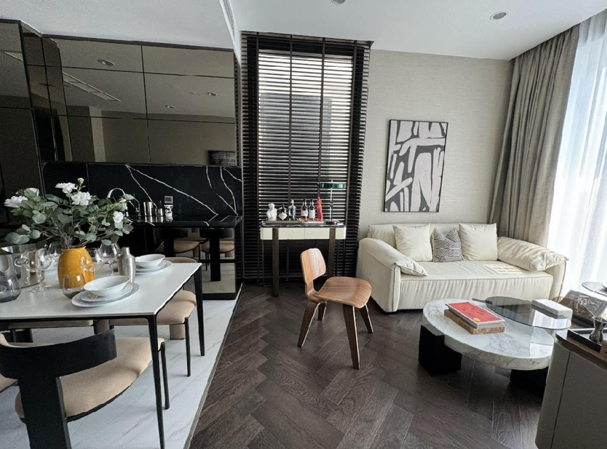 Condo :The esse Sukhumvit 36(For rent)Location : Near bts ThonglorFloor : 18Size :80SQM Type : 2Bedroom 2Bathroom Rent Price : 90,000/monthsID.line &📞0825877125