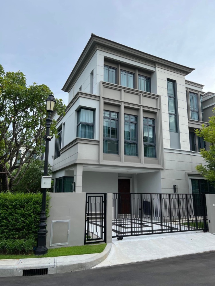 ♦ Prime Location ♦ บ้านเดี่ยว 3 ชั้น หลังมุม | 50.40 ตร.ว., 245.00 ตร.ม., 4 ห้องนอน | ใกล้ สวนหลวง ร.9 7 นาที, โรงพยาบาลสินแพทย์ 9 นาที, ซีคอนสแควร์ ศรีนครินทร์ 11 นาที ♦ Prime Location ♦ บ้านเดี่ยว 3 ชั้น หลังมุม | 50.40 ตร.ว., 245.00 ตร.ม., 4 ห้องนอน | ใกล้ สวนหลวง ร.9 7 นาที, โรงพยาบาลสินแพทย์ 9 นาที, ซีคอนสแควร์ ศรีนครินทร์ 11 นาที