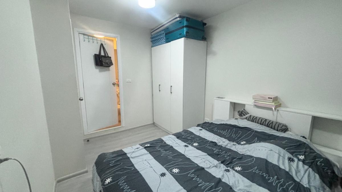 1 bedroom, 1 bathroom, pool view, not blocked 8,000 - 8,500 baht/month (the total of auspicious room numbers)