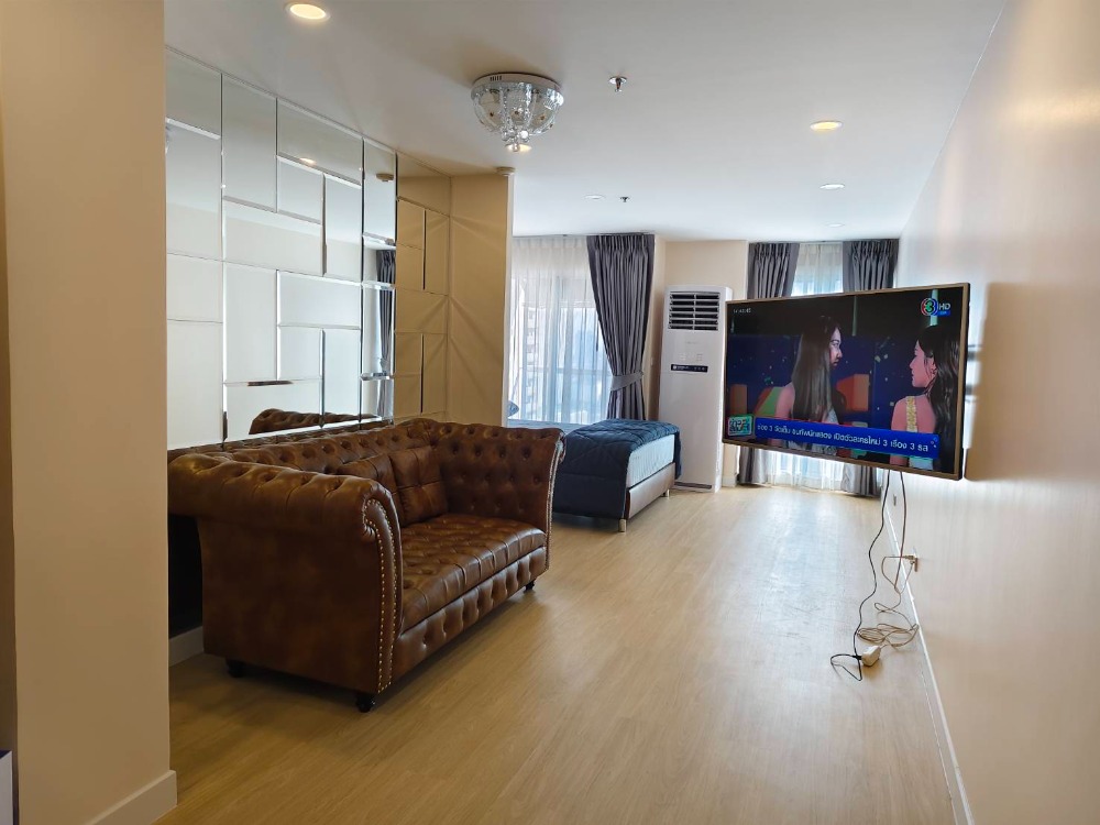 For sale Silom Suite, beautifully decorated with all new furniture. For sale Silom Suite, beautifully decorated with all new furniture.