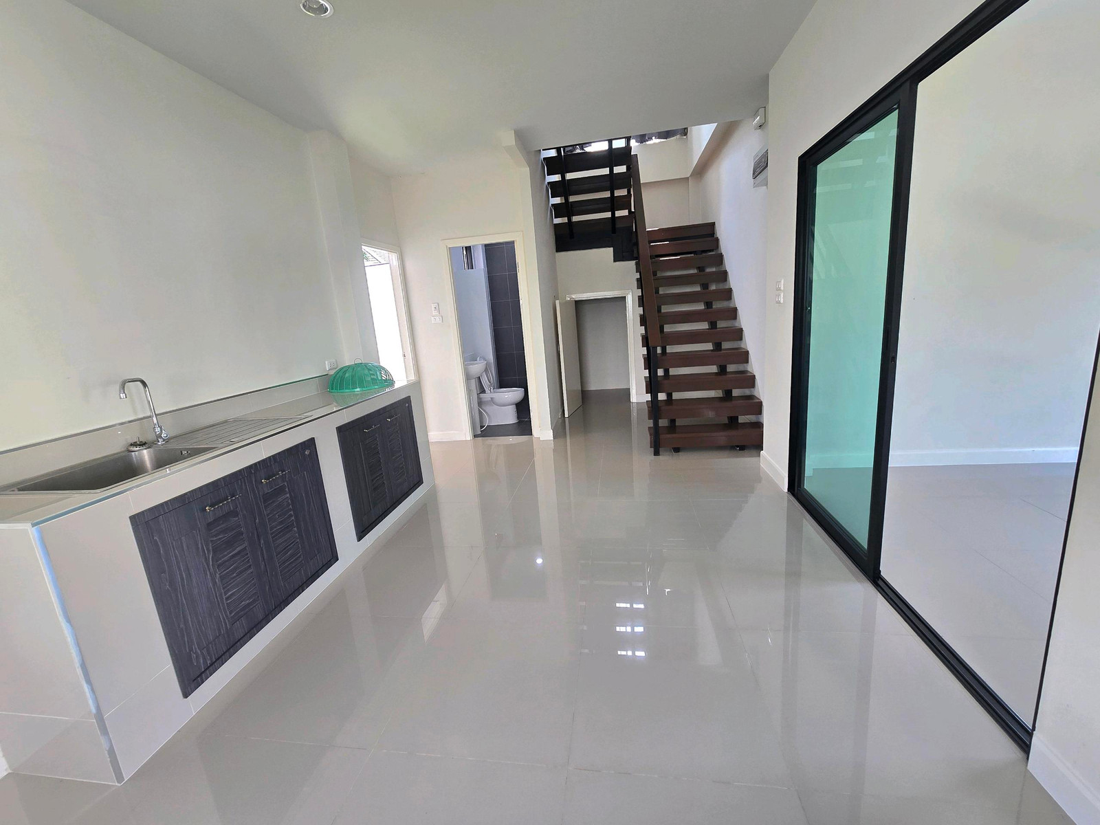 ให้เช่าบ้านเดี่ยว 2 ชั้น42ตรว. CPN ninn วงแหวน-ลำลูกกา คลอง 6  ใกล้ตลาดชัชวาล – รูปที่ 3