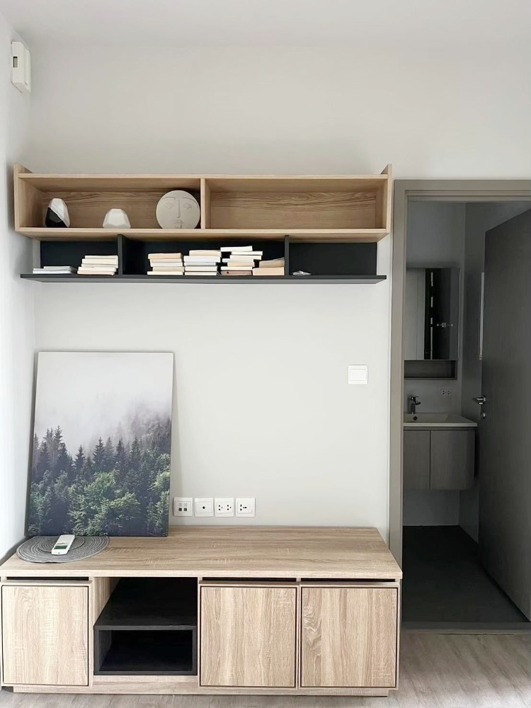 For sale: The Line Wongsawang 1 bedroom, 28.5 sqm., 8th floor, 200 m. from MRT Wong Sawang. For sale: The Line Wongsawang 1 bedroom, 28.5 sqm., 8th floor, 200 m. from MRT Wong Sawang.