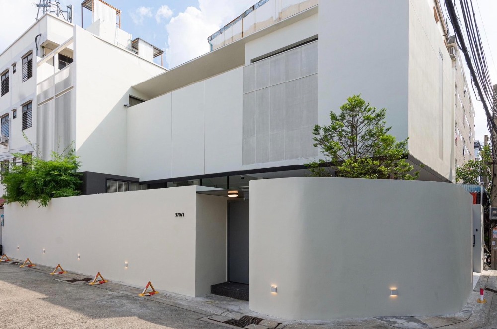 Luxury Home for Rent | Prime Location in Huai Khwang | Soi Pracha Songkhro 27