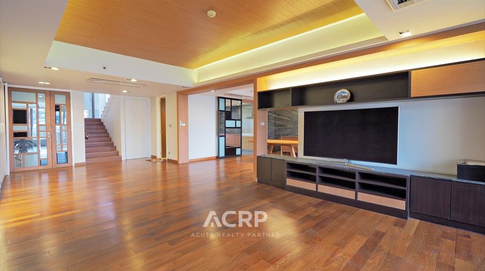 Condo for sale on project THE PANO. Duplex 247 sq.m. 3 brs. 4 bths. Condo for sale on project THE PANO. Duplex 247 sq.m. 3 brs. 4 bths.