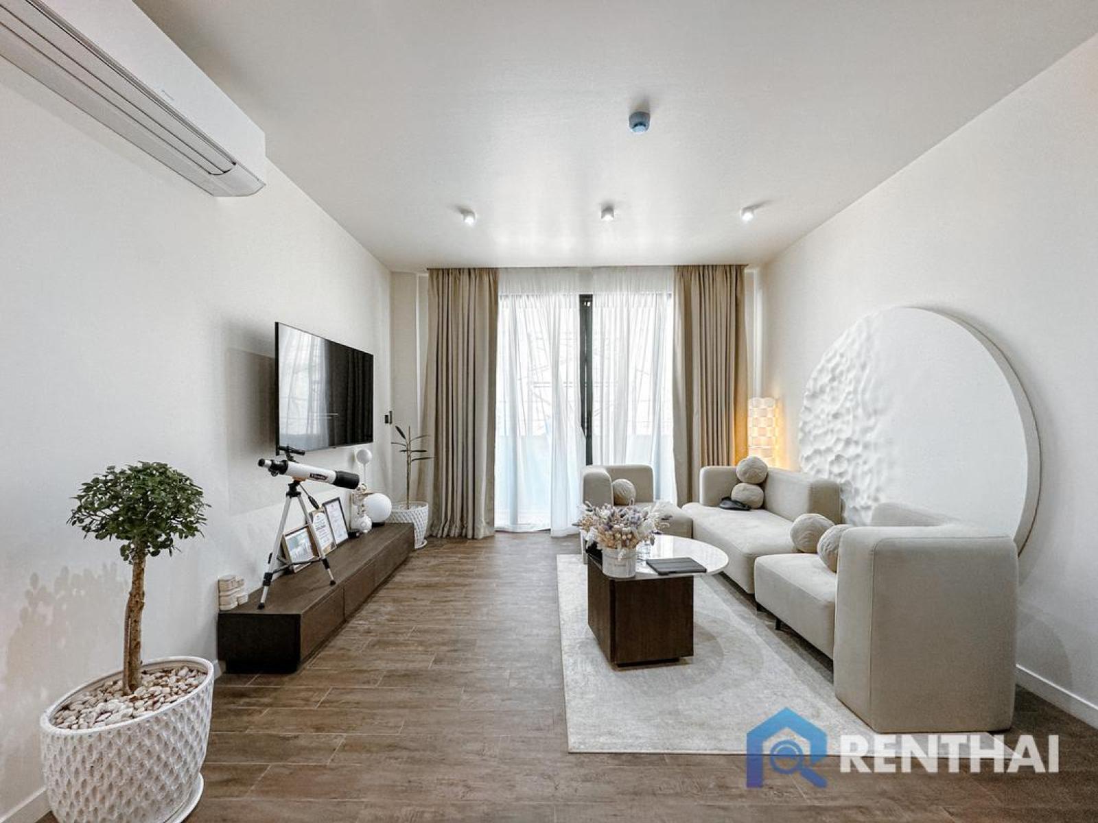 Sunny Moon Studio 1bed in Phuket: Fully Furnished + Pool, Gym &amp; Parking