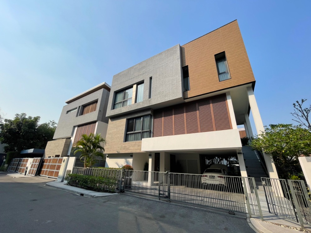 For Sale Prac Priva biggest size and conner house ready to move in