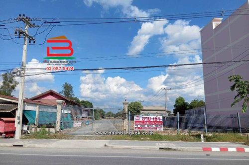 Land+warehouse, area of ​​7-2-0, near Chatchawan Market, Khlong 7, Bueng Kham Phrui Subdistrict, Lam Luk Ka District, Pathum Thani