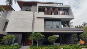 ⭐️🏛️The Gentry Sukhumvit-Bangna-5BED7BATH Lift and Pool 📲 𝟎𝟔𝟒-𝟕𝟗𝟒𝟒𝟐𝟔𝟑 (Khun Nam)