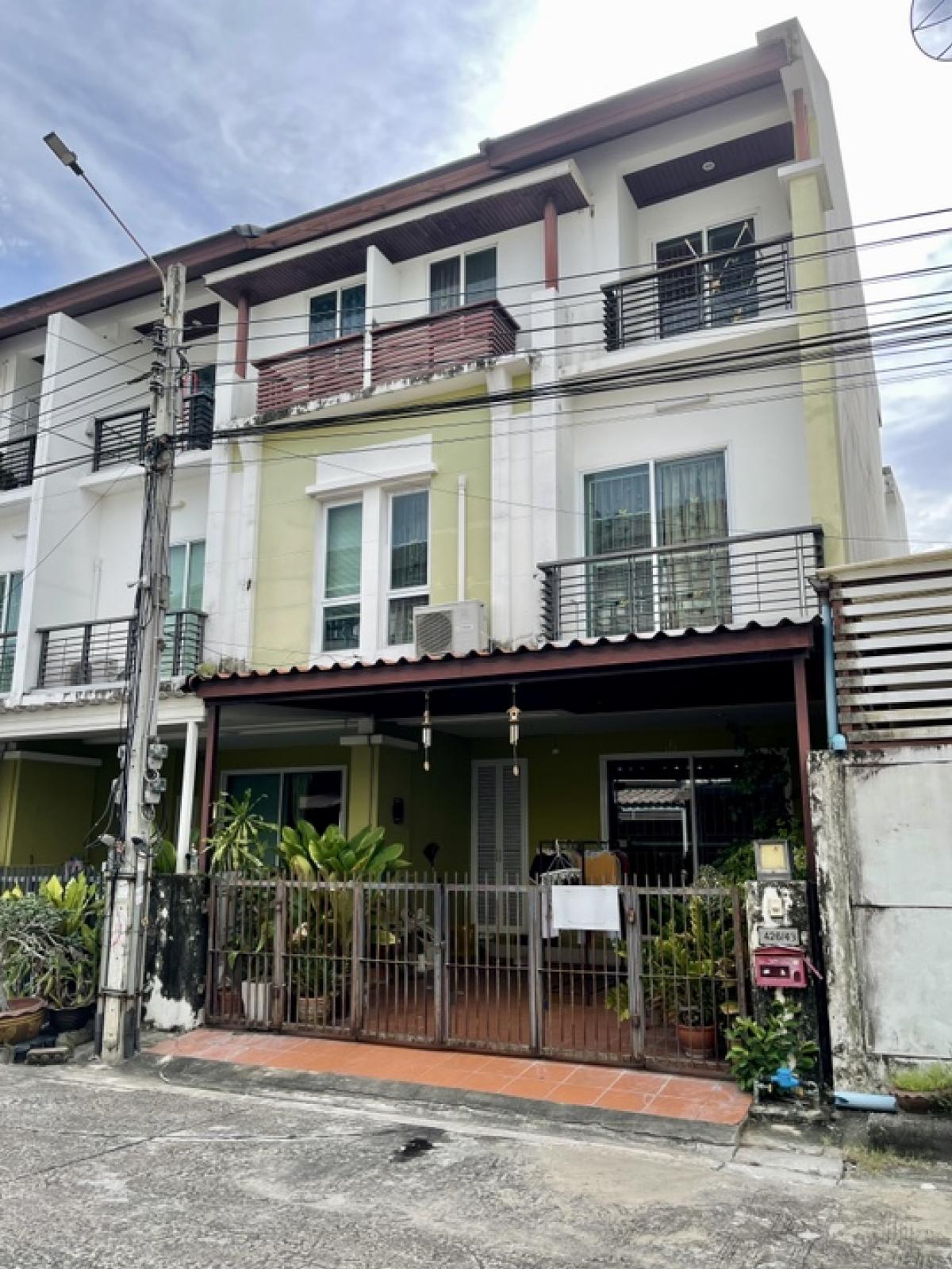 🔥ลดราคาพิเศษ 4.2ล้านบาท🔥  ขาย ทาวเฮ้าส์ 3 ชั้น ถนนนัมเบอร์วัน-ราม2 บางนา ทำเลข้างมหาวิทยาลัยรามคำแหง 2 ใกล้ห้างสรรพสินค้าเมกาบางนา 9 เดินทางสะดวก สามารถเชื่อมต่อได้หลายเส้นทาง ถนนบางนา-ตราด บางแก้ว รามคำแหง2 ประเวศ สวนหลวง อุดมสุข อ่อนนุช – รูปที่ 2
