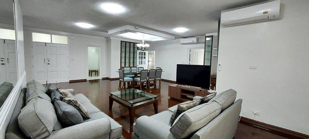 For Rent! 3 bedrooms 250 sq.m. , walk 5 mins to BTS Chitlom