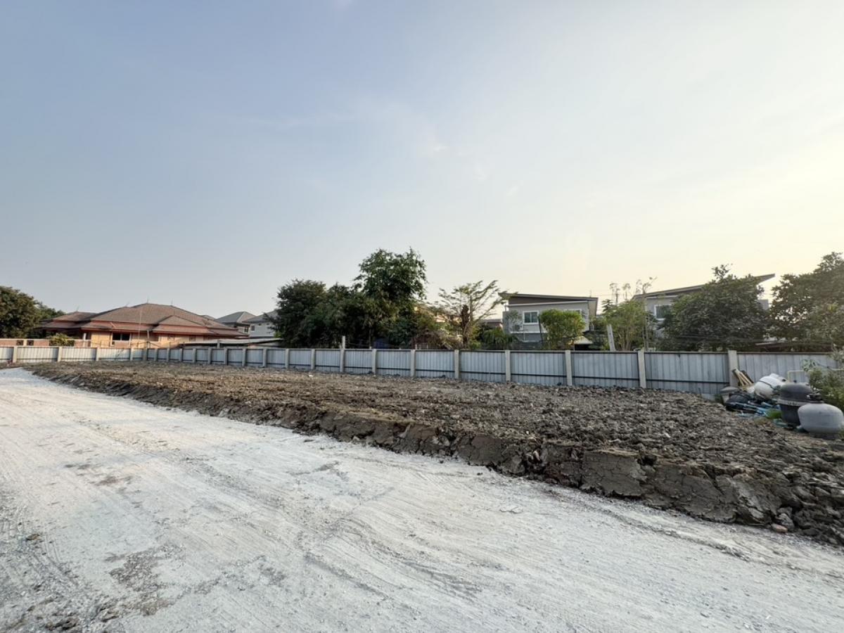 Bang Bua Thong Land for Rent 145.1 Sq. Stick to Lahan-Speaker. Good location can access in many ways. From Chaiyapruek Road only 850 meters Bang Bua Thong Land for Rent 145.1 Sq. Stick to Lahan-Speaker. Good location can access in many ways. From Chaiyapruek Road only 850 meters