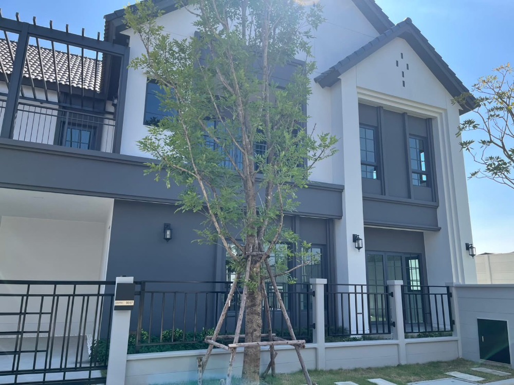 ❖ Newly house ❖ Single house 2 storey 78.90 sq.w., 303.00 ตร.ม. | 4 beds, 5 Baths | Near Mega Bangna 5 mins, Prince Suvarnabhumi Hospital 14 mins. ❖ Newly house ❖ Single house 2 storey 78.90 sq.w., 303.00 ตร.ม. | 4 beds, 5 Baths | Near Mega Bangna 5 mins, Prince Suvarnabhumi Hospital 14 mins.