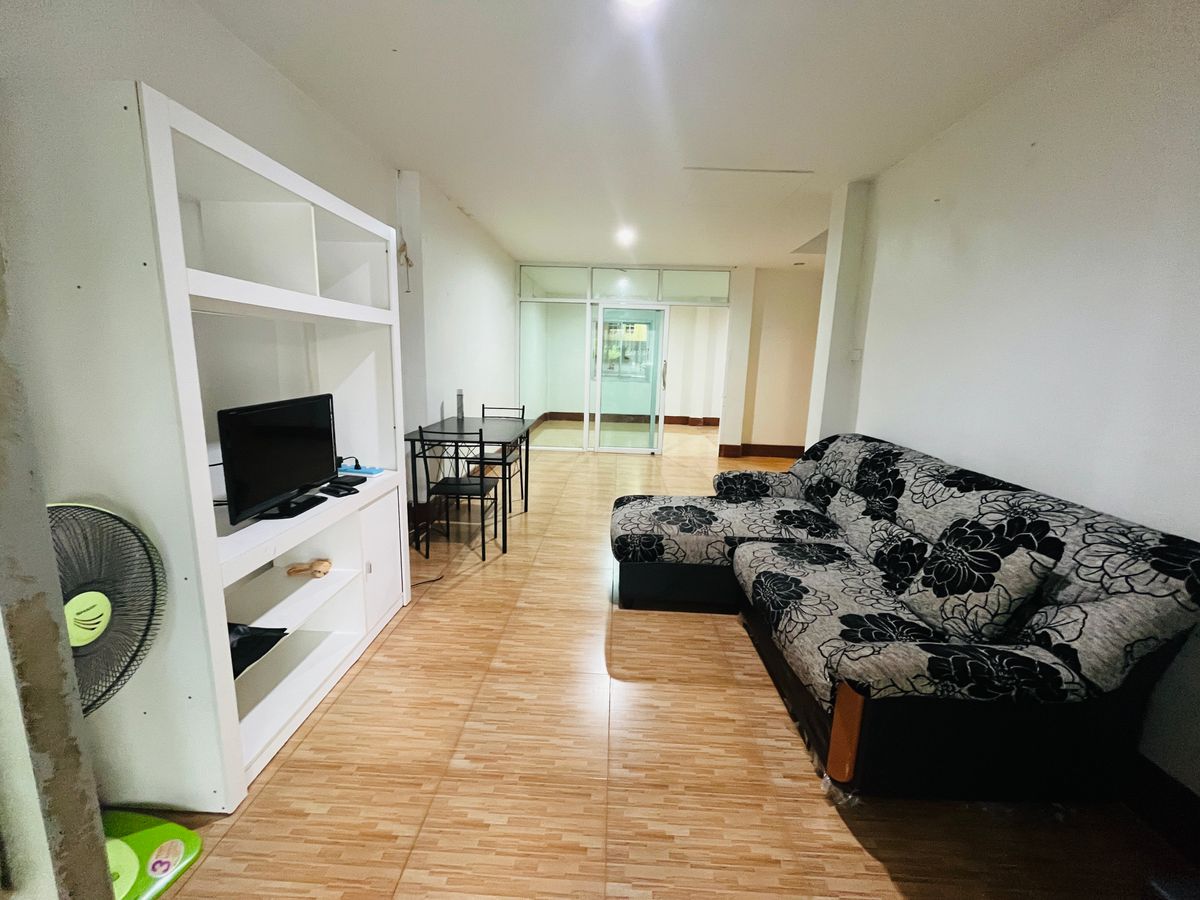 ขาย-ให้เช่าทาวน์โฮม2ชั้น หมู่บ้านสิวารัตน์8 ติดถนนเพชรเกษม เยื้องสวนสามพราน ต่อเติมครัว+ระเบียงหน้าบ้านเต็มพื้นที่ พื้นที่ใช้สอยกว่า 180 ตร.ม. – รูปที่ 3