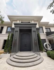ปล่อยเช่า บ้านเดี่ยว Super Luxury ติดทะเลสาบ เลค เลเจนด์ แจ้งวัฒนะ, 4 ห้องนอน, ทำ airbnb ได้