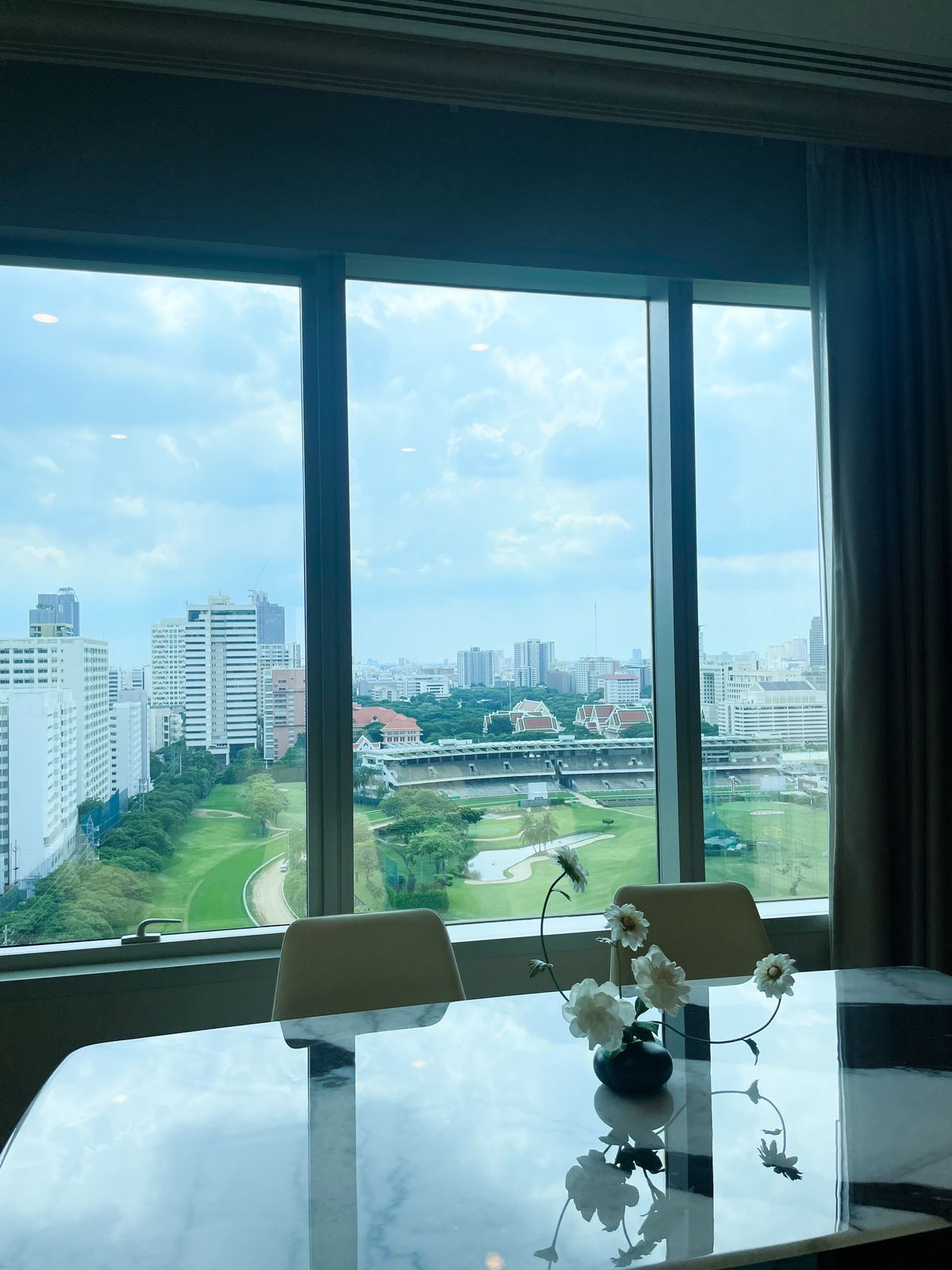 185 Rajadamri / Luxury วิว sport club ราคาดีที่สุดในตลาด / 2 นอน 108 ตร.ม. โทร 0937890899 185 Rajadamri / Luxury วิว sport club ราคาดีที่สุดในตลาด / 2 นอน 108 ตร.ม. โทร 0937890899