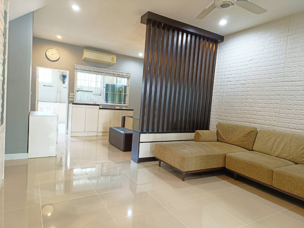 (Newly Renovated) Town Home Ready to move in! (Newly Renovated) Town Home Ready to move in!