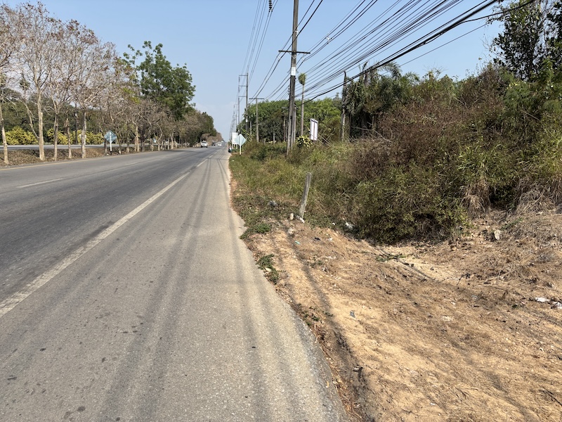 Land on Sukhumvit Road, 4 Rai 2 jobs, near the way to Laem Mae Phim Beach Beautiful plots into higher hills than the road. 40 km away from the city of Rayong – รูปที่ 4