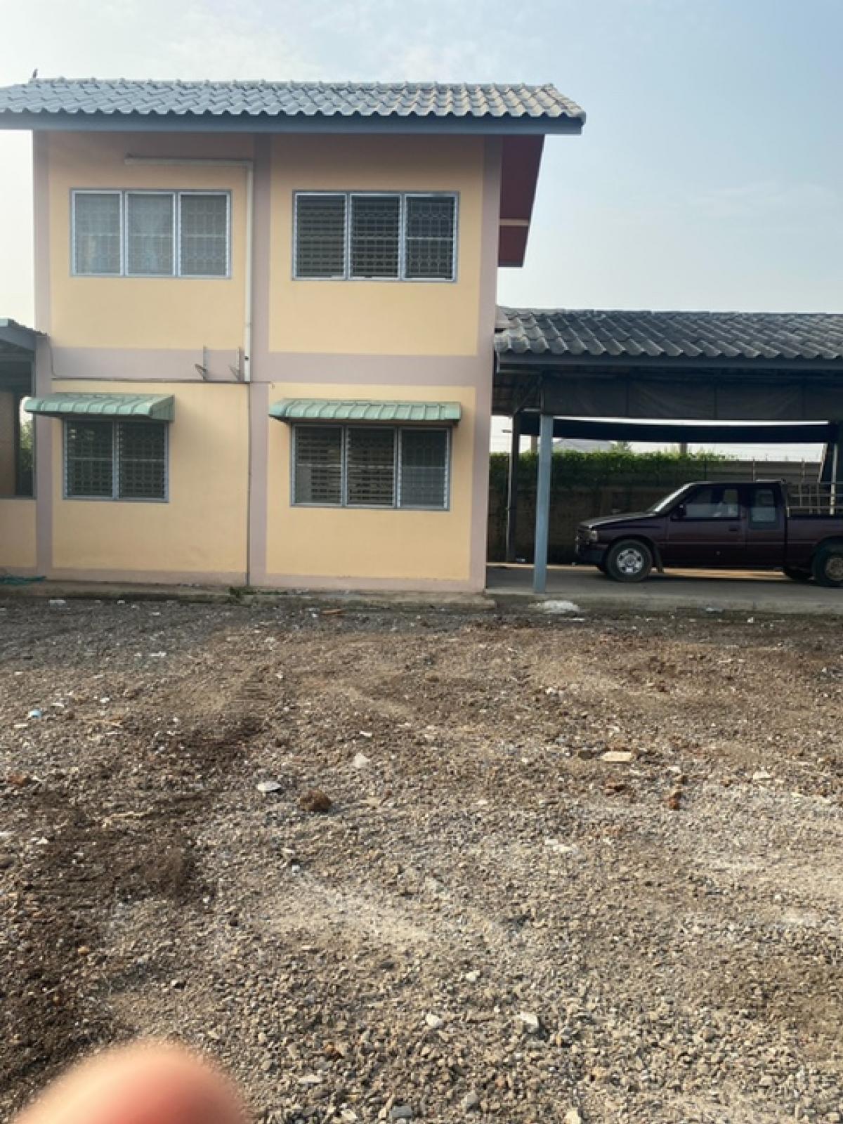 Long -term rental for 3 years, empty land and 2 -storey house, 2 bathrooms, with concrete fences in all areas, 1 rai, land in Soi Ayara 10, Khlong Luang Subdistrict, Khlong Luang District, Pathum Thani Province, 27,000 baht per month. Long -term rental for 3 years, empty land and 2 -storey house, 2 bathrooms, with concrete fences in all areas, 1 rai, land in Soi Ayara 10, Khlong Luang Subdistrict, Khlong Luang District, Pathum Thani Province, 27,000 baht per month.