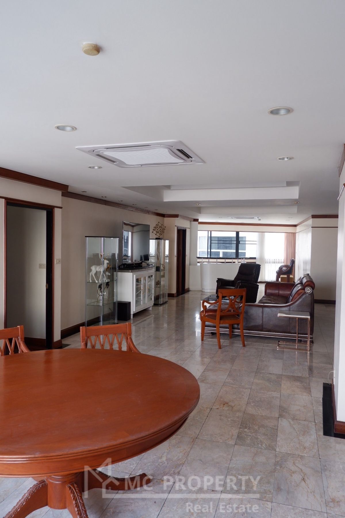 President Park Sukhumvit 24 3 bedroom 265sqm 30fl+ for rent only 65,000 please contact 0816878954 President Park Sukhumvit 24 3 bedroom 265sqm 30fl+ for rent only 65,000 please contact 0816878954
