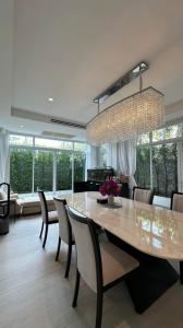 ♦ Rare item ♦ 2-storey detached house, 136.00 sq.w., 622.00 sq.m. | 4 bedrooms, 5 bathrooms, 5 parking spaces | Near EmQuartier 1.3 km.