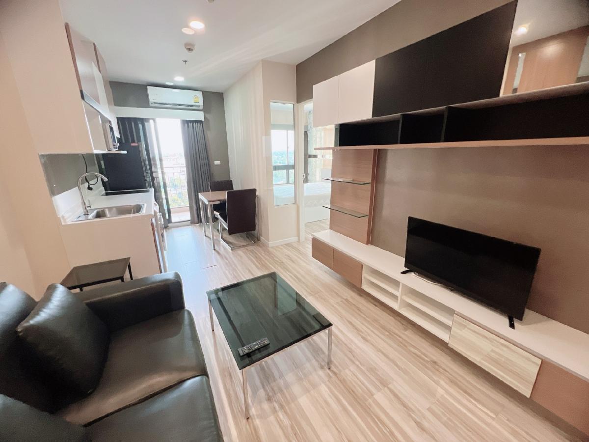 🏢 For rent, Plus Condo Sriracha, only 7,200, reduced from 9,000, dont miss this price, there is only one room, 11th floor, 1 bedroom, 1 bathroom, size 30 sq m. 💢 7,200 baht per month, including common fees, 2 months security deposit - 1 month rent, yearly