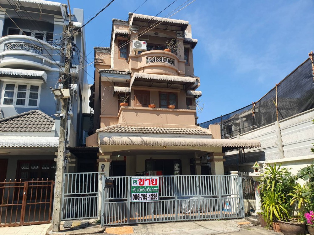 Townhome for sale, 3 floors, Seranee Park, Vibhavadi 60, size 32 sqw, near Kasetsart University, Bang Khen, 3 ฺฺBTS MRT lines Townhome for sale, 3 floors, Seranee Park, Vibhavadi 60, size 32 sqw, near Kasetsart University, Bang Khen, 3 ฺฺBTS MRT lines
