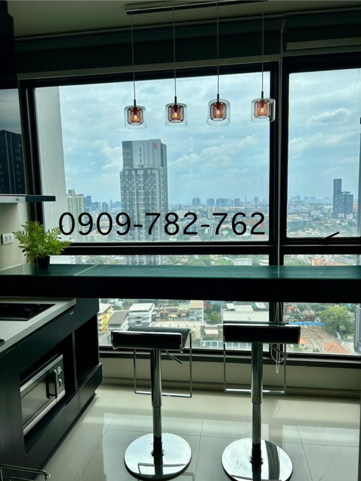 Selling at a loss, beautiful new room, Rhythm Sukhumvit 44/1, 0 m. BTS Prakanong, near Summer Hill mall/Top supermarket, 1 bedroom, 45 sq m, 26th floor, river view, , call 0909-782-762