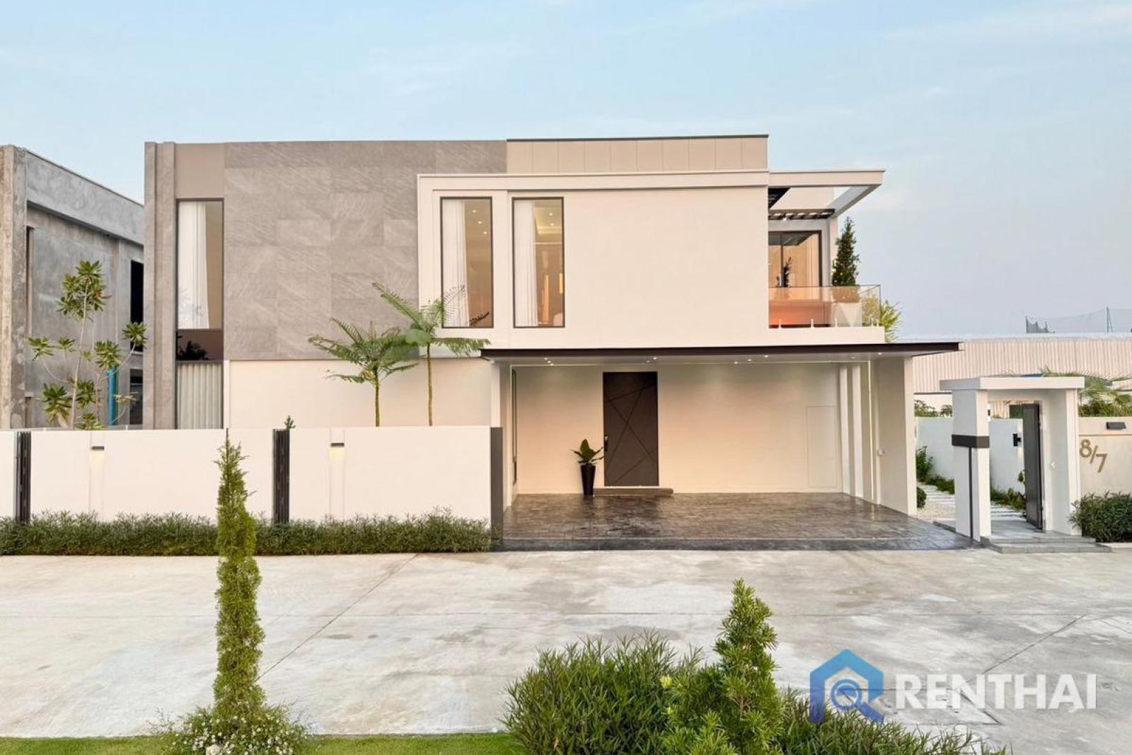 Exclusive villa for sale in a quiet area