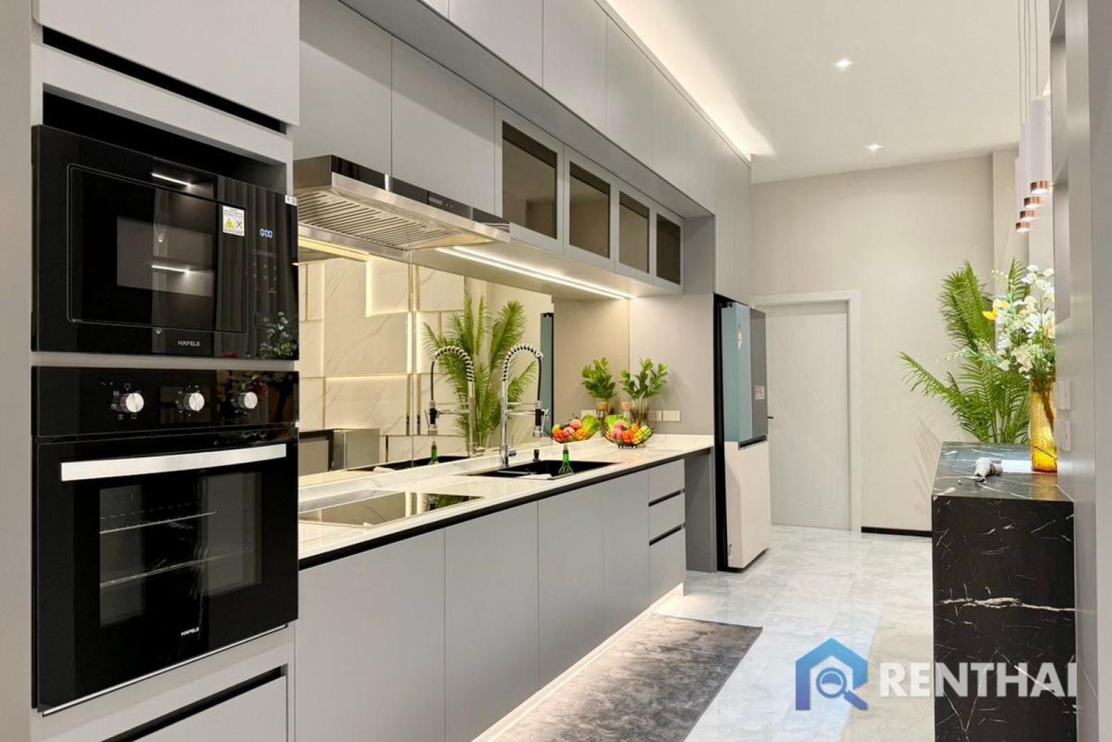 Exclusive villa for sale in a quiet area – รูปที่ 4