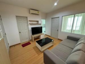 🔥For urgent rent🔥 Condo Life @ Ratchada - Suthisan (Life @ Ratchada - Suthisan) 1 bedroom, size 45 sq m., 12th floor, beautiful view on Ratchadaphisek Road, next to MRT Suthisan, only 10 meters away.