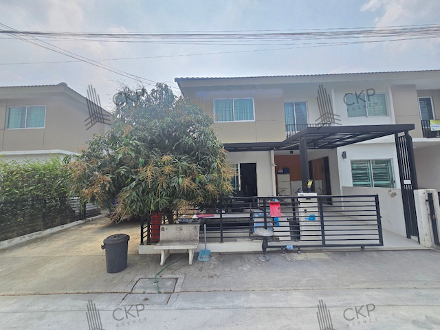 ทาวน์เฮาส์ บ้านพฤกษา 113 กรุงเทพฯ-ปทุมธานี ตกแต่งต่อเติมเต็ม มีบ่อสำหรับเลี้ยงปลา ใกล้ห้างสรรพสินค้า ทาวน์เฮาส์ บ้านพฤกษา 113 กรุงเทพฯ-ปทุมธานี ตกแต่งต่อเติมเต็ม มีบ่อสำหรับเลี้ยงปลา ใกล้ห้างสรรพสินค้า