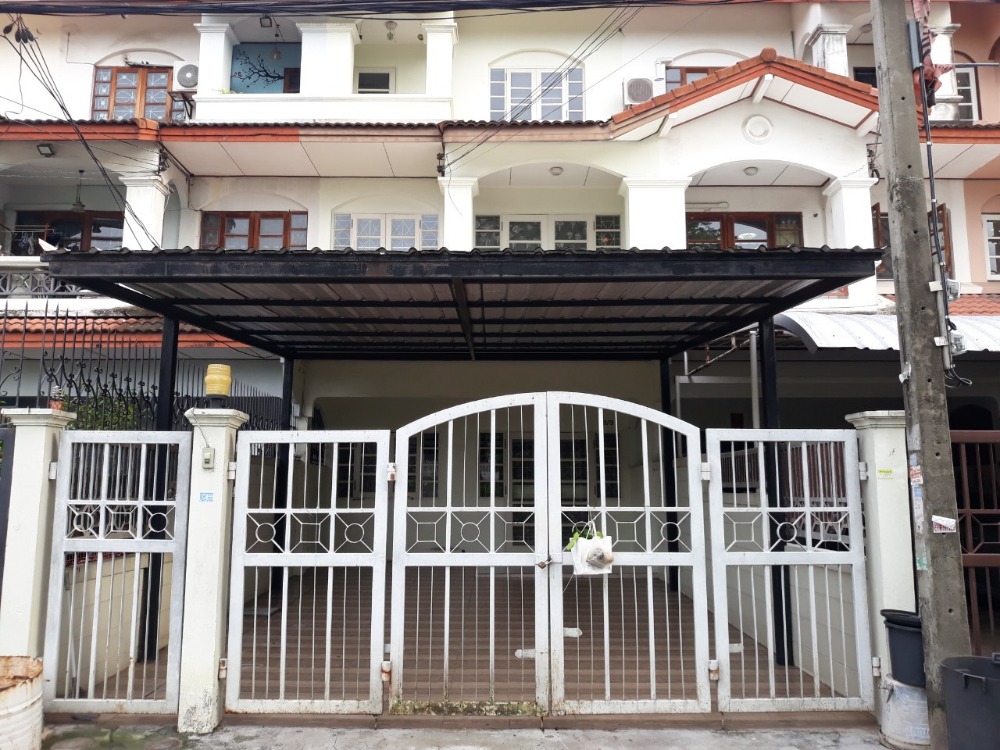 For rent: 3-storey townhouse, 5 bedrooms, 6 bathrooms, Soi Lat Phrao 80 For rent: 3-storey townhouse, 5 bedrooms, 6 bathrooms, Soi Lat Phrao 80