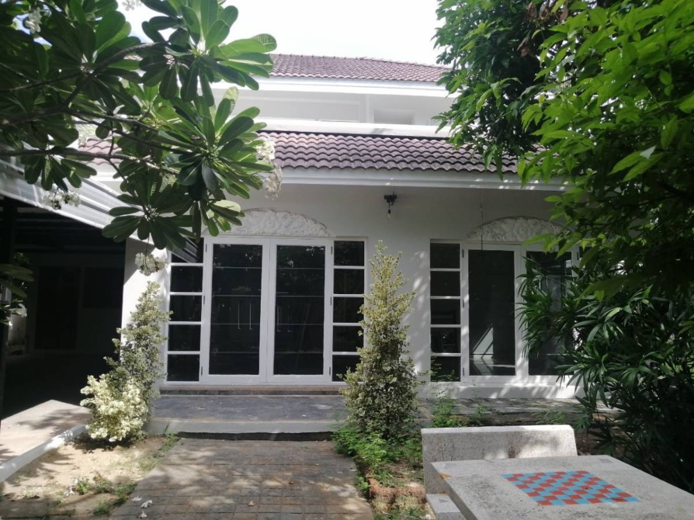 ให้เช่าบ้านเดี่ยว2ชั้น หมู่บ้านเมืองทอง ถนนพัฒนาการ แอร์เฟอร์นิเจอร์ครบ มี3นอน3น้ำ ราคาเช่าเดือนละ45,000บาท ให้เช่าบ้านเดี่ยว2ชั้น หมู่บ้านเมืองทอง ถนนพัฒนาการ แอร์เฟอร์นิเจอร์ครบ มี3นอน3น้ำ ราคาเช่าเดือนละ45,000บาท