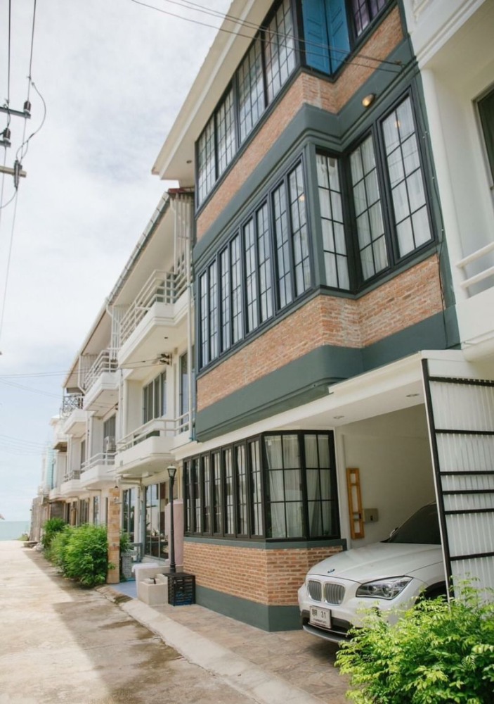 For rent 3-storey townhouse Fio House by the Sea For rent 3-storey townhouse Fio House by the Sea