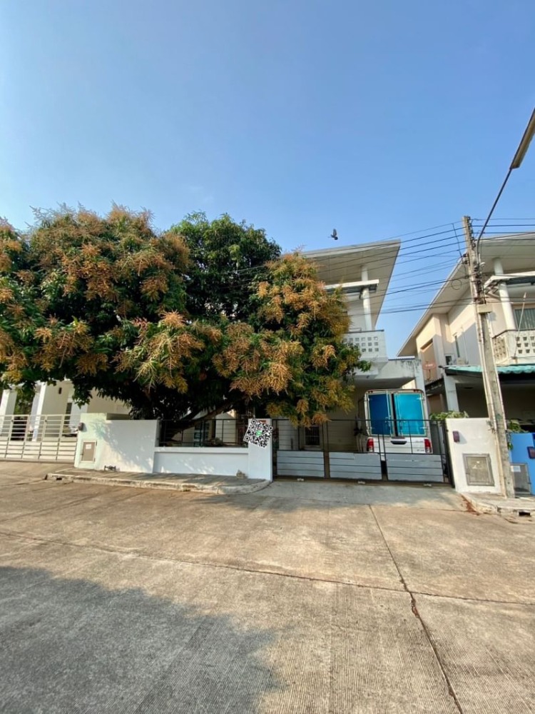 Second-hand house for sale, Sriracha, Metro Park Village, Ao Udom, near Kasetsart University