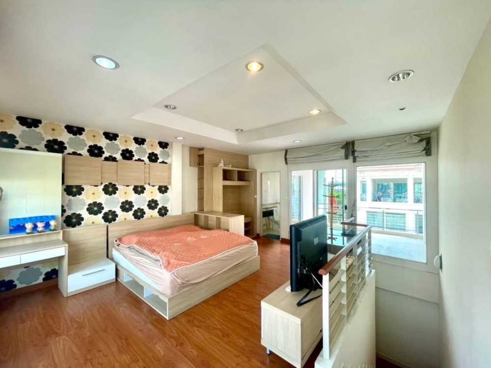 House for rent in the city of Sathorn-Taksin 1 Townhome, 3-story, project near BTS Wutthakat House for rent in the city of Sathorn-Taksin 1 Townhome, 3-story, project near BTS Wutthakat