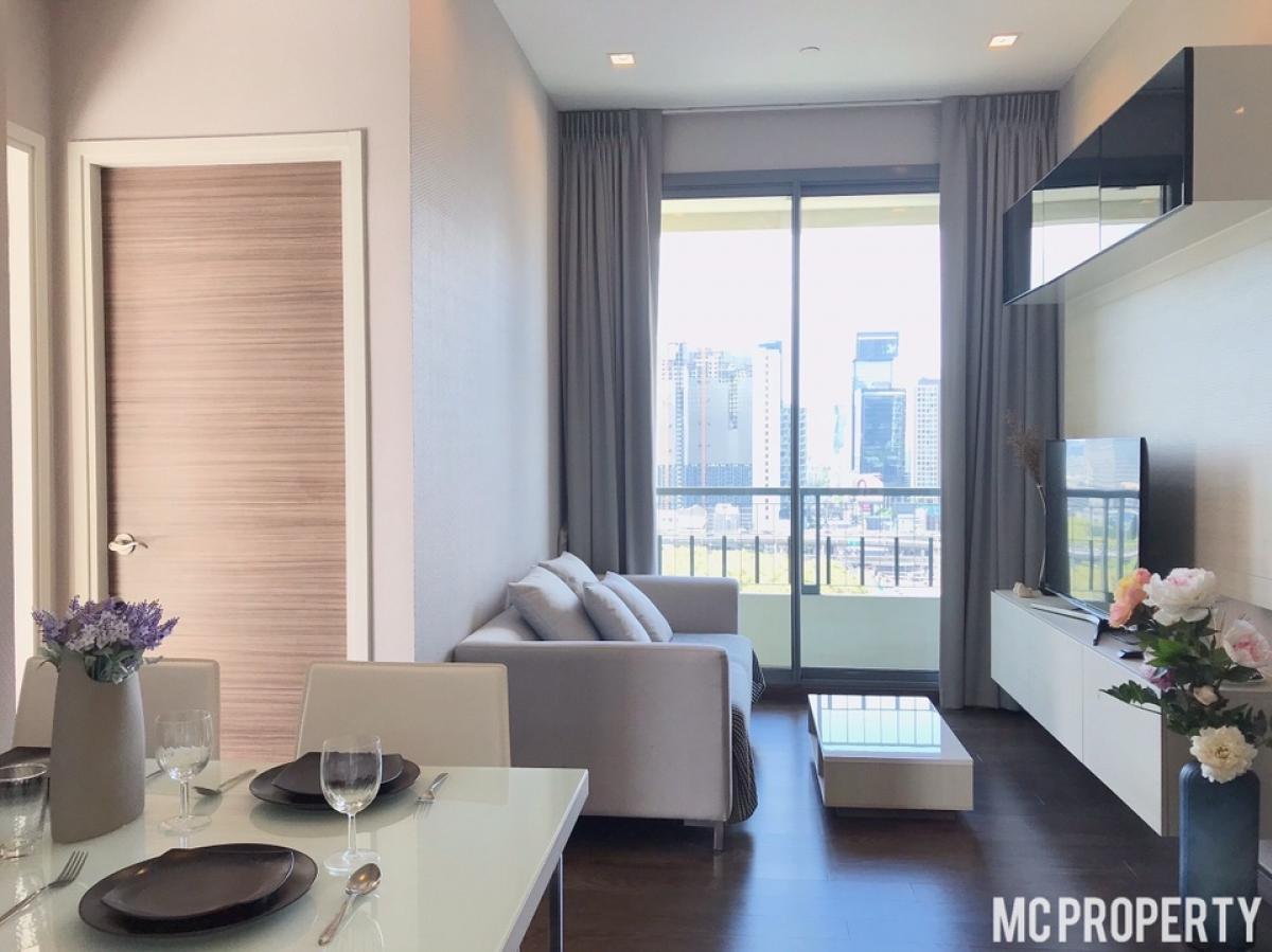 Q asoke 2 bedroom 1 bathroom 45sqm 20fl++ for rent only 30,000 please contact 0816878954